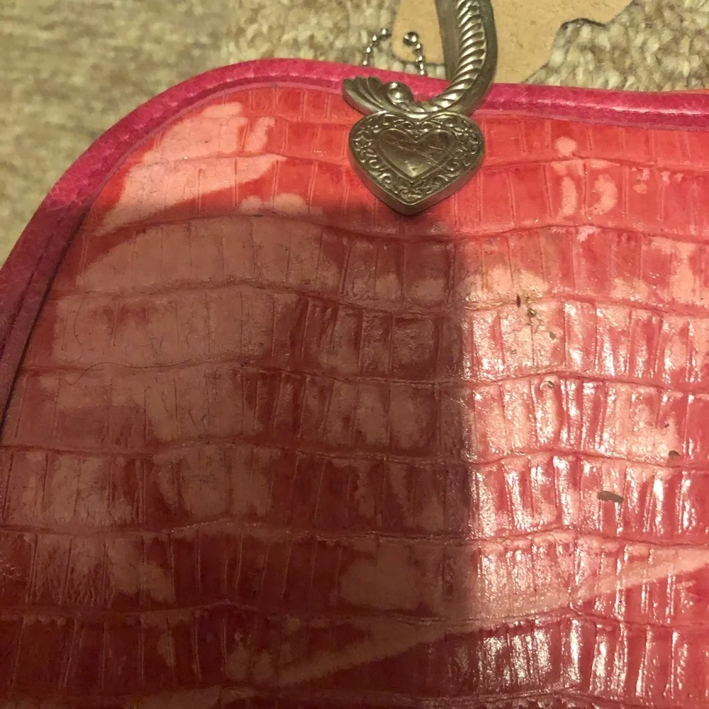 ❤️Vintage Pink Croc-Embossed Heart Charm Handbag- $50 or $45 w/offer
